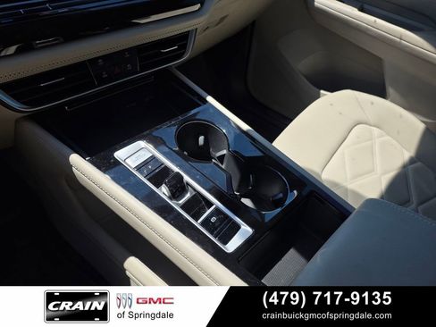 Used 2024 Volkswagen Atlas SE w/ Black Wheel Package FWD image 27