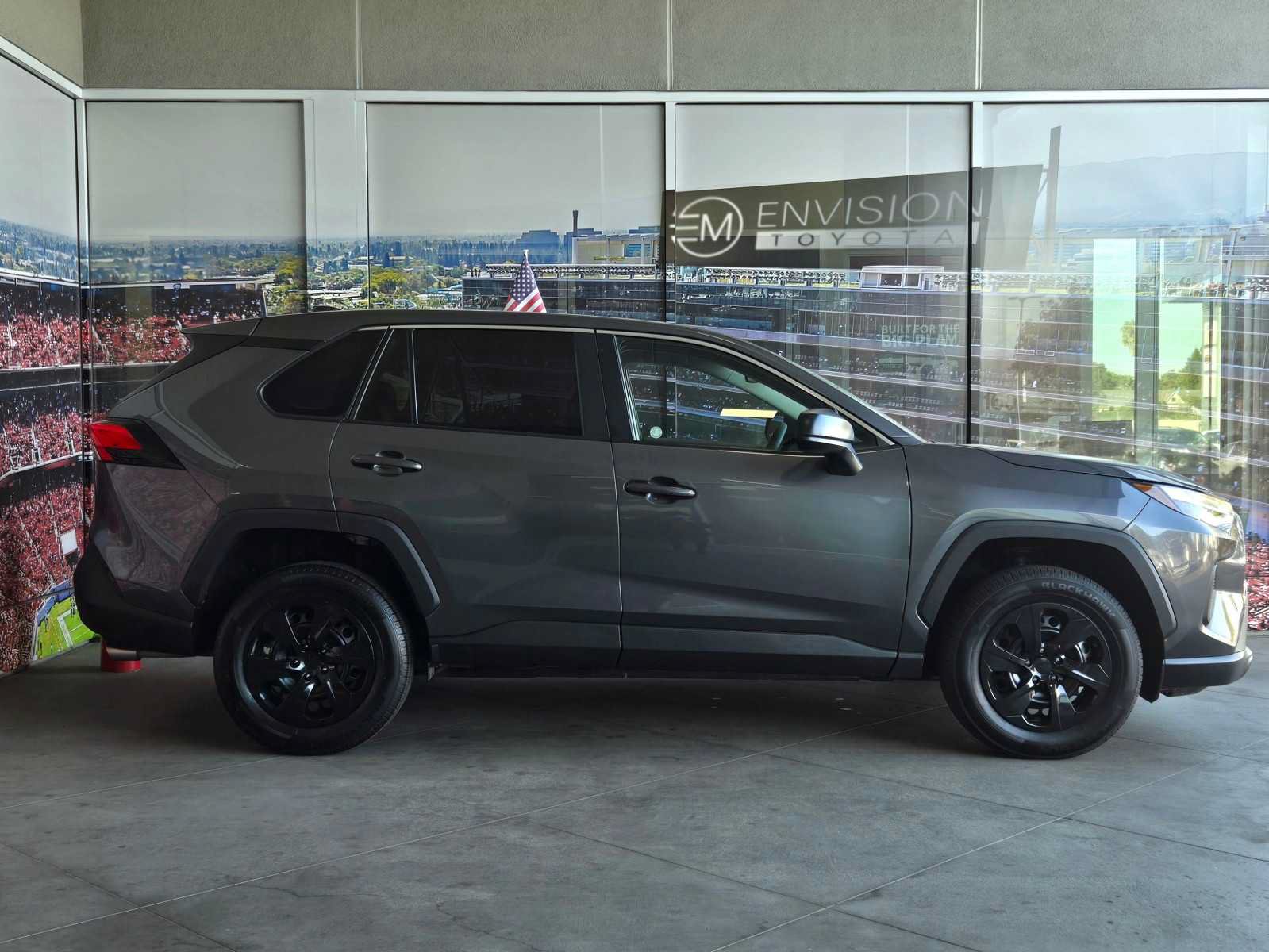 Certified 2025 Toyota RAV4 LE AWD/4WD image 4