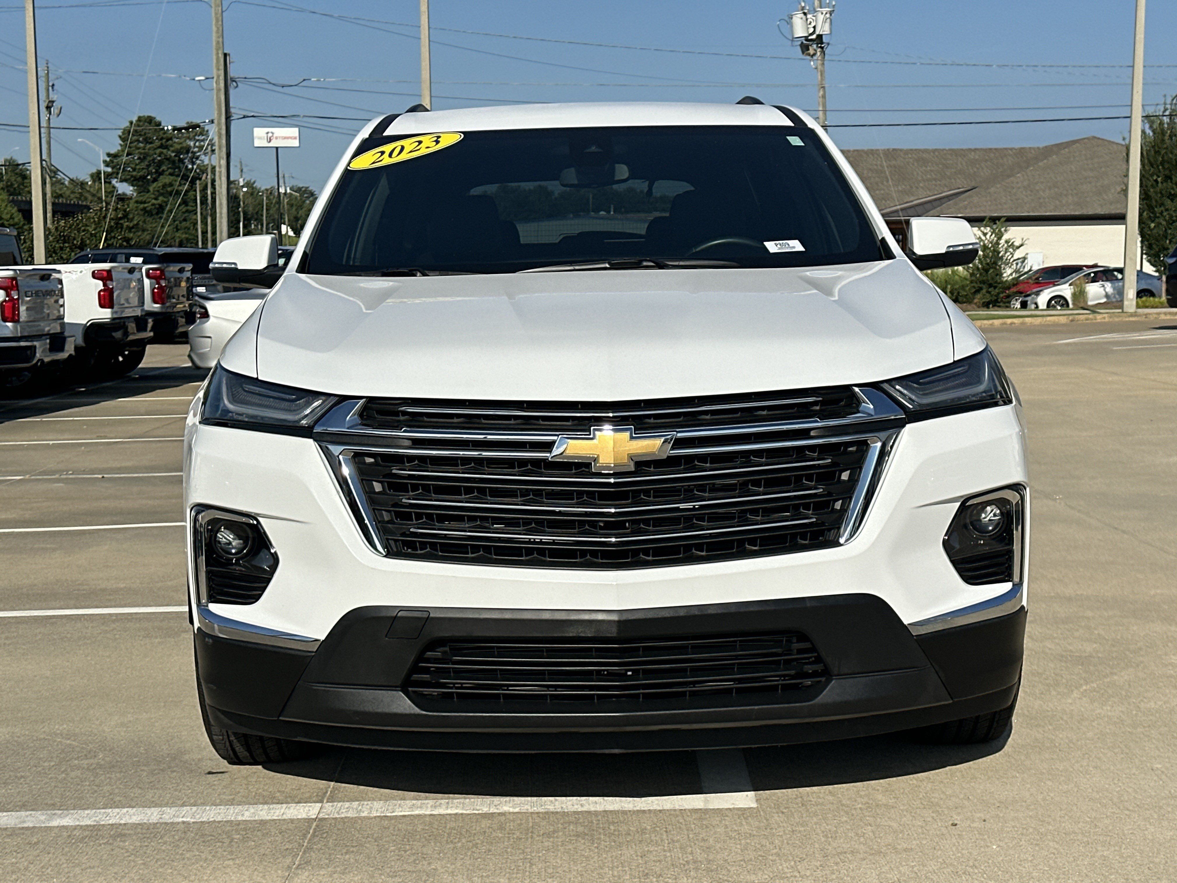 Certified 2023 Chevrolet Traverse LT FWD image 2