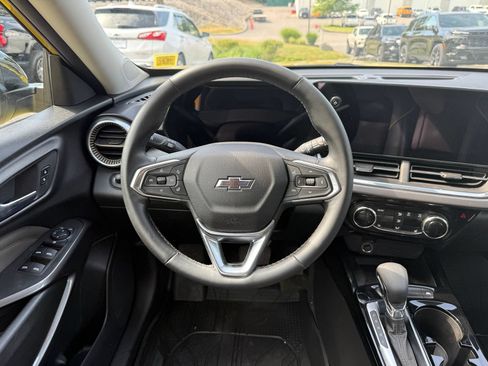 Used 2024 Chevrolet Trax ACTIV w/ Sunroof Package FWD image 22