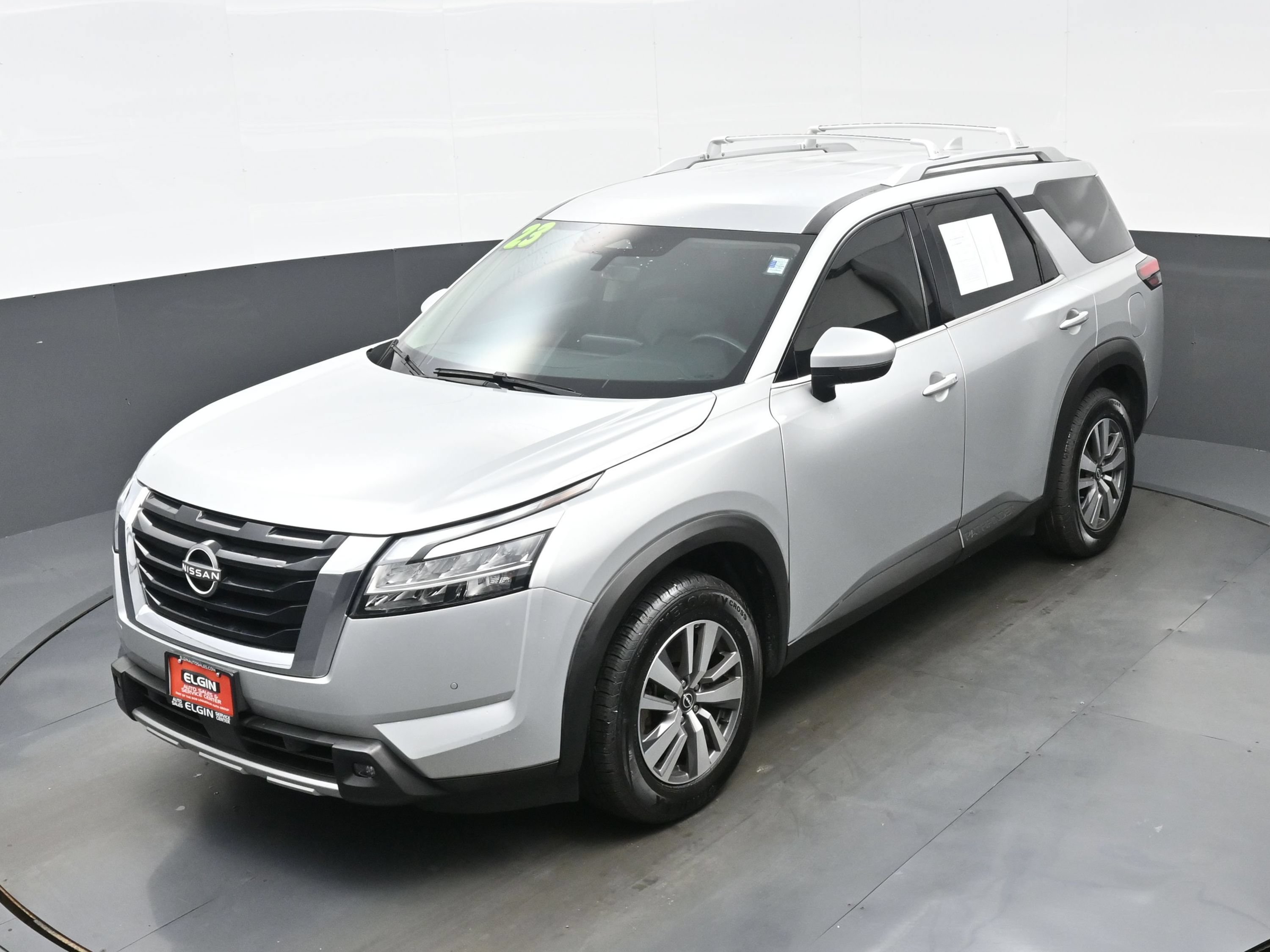 Used 2023 Nissan Pathfinder SL AWD/4WD image 35
