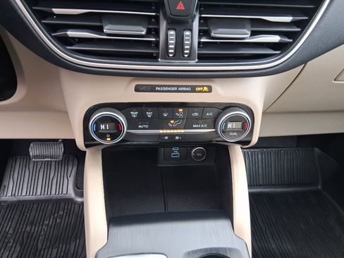 Used 2021 Ford Escape SE w/ Convenience Package image 15