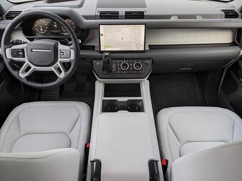 Used 2025 Land Rover Defender 110 X-Dynamic SE AWD/4WD image 13