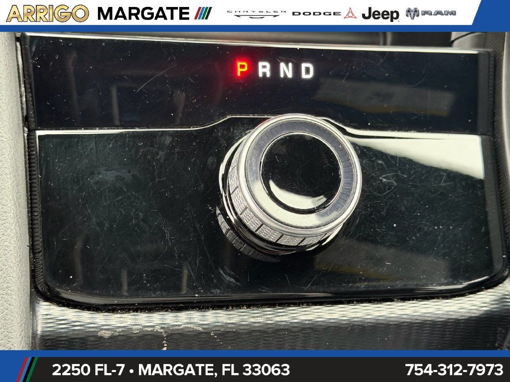 Used 2025 Jeep Grand Cherokee Limited RWD image 25
