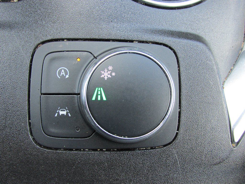 Used 2022 Chevrolet Traverse LT FWD image 14