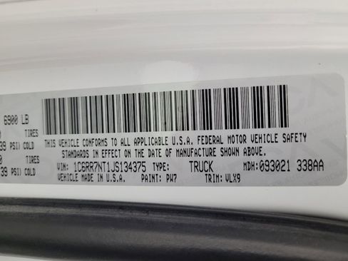 Used 2018 RAM 1500 Laramie AWD/4WD image 33