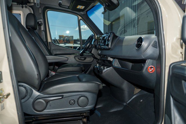 Used 2020 Mercedes-Benz Sprinter 2500 image 25