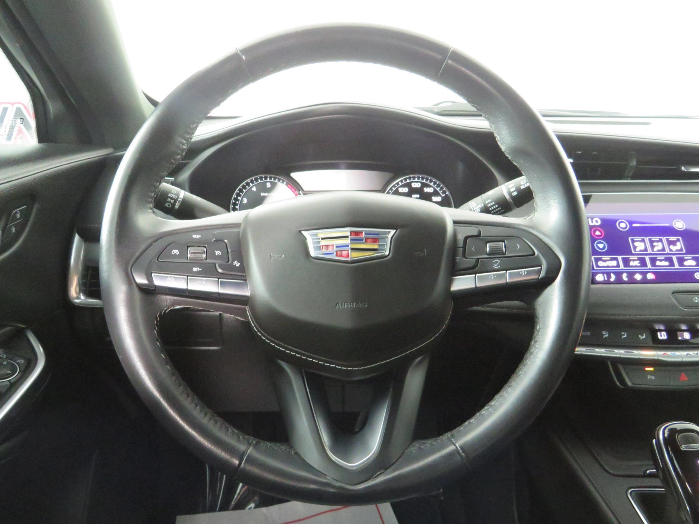 Used 2020 Cadillac XT4 Premium Luxury FWD image 13