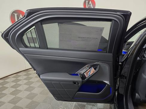 New 2026 BMW i7 xDrive60 AWD/4WD image 18