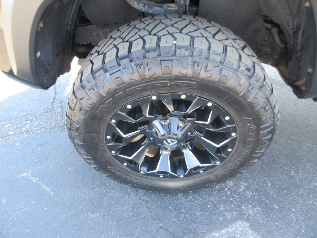 Used 2020 Toyota Tacoma TRD Off-Road AWD/4WD image 15