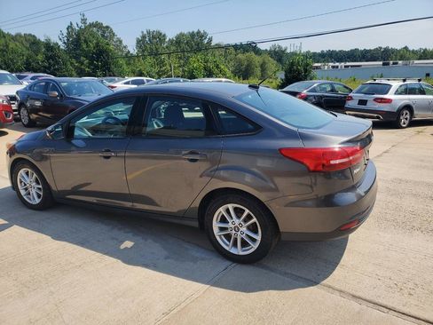 Used 2016 Ford Focus SE FWD image 11