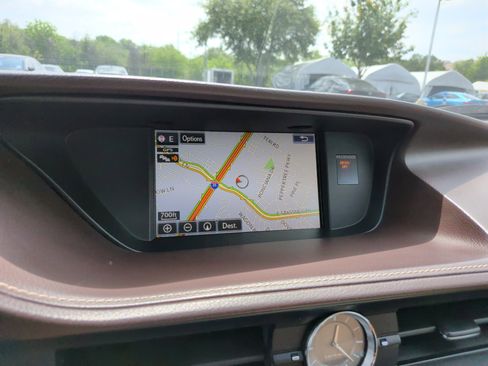 Used 2016 Lexus ES 350 w/ Luxury Package w/Wood Trim FWD image 16