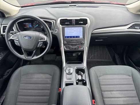 Used 2020 Ford Fusion SE image 23