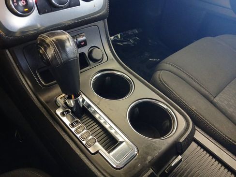 Used 2014 GMC Acadia SLE FWD image 18