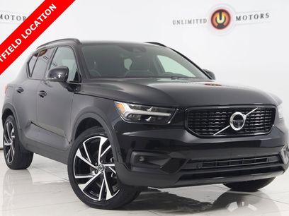Used 2022 Volvo XC40 T5 R-Design w/ Advanced Package