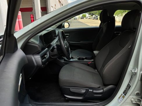 Used 2025 Kia K4 FWD image 9