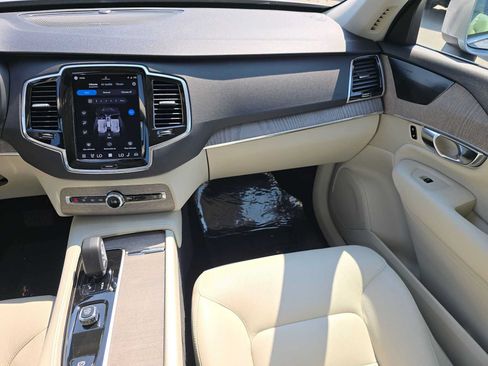 Certified 2023 Volvo XC90 T8 Plus AWD/4WD image 21