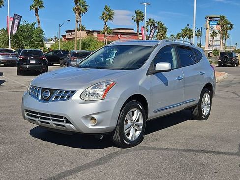 Used 2013 Nissan Rogue SV w/ Premium Pkg FWD image 2