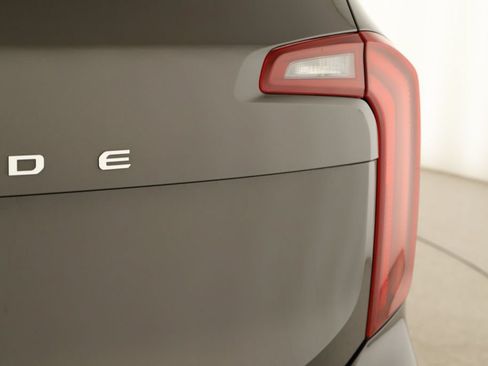 Used 2024 Kia Telluride S FWD image 30