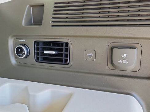 New 2025 Hyundai Santa Fe Calligraphy image 9