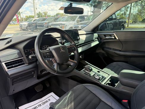 Used 2022 Mitsubishi Outlander SE FWD image 13