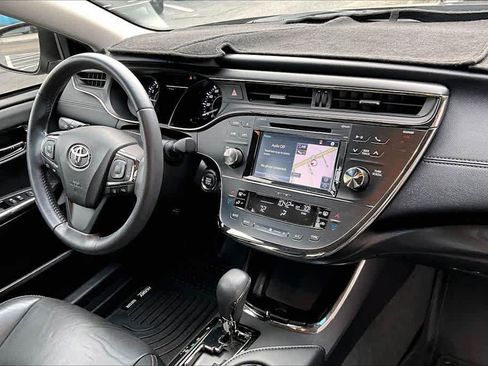 Used 2017 Toyota Avalon XLE Premium image 29