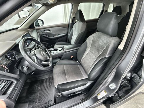 Used 2023 Nissan Rogue SV image 17