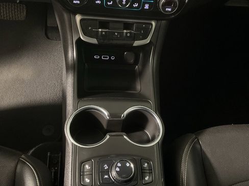 Used 2022 GMC Terrain SLT image 27