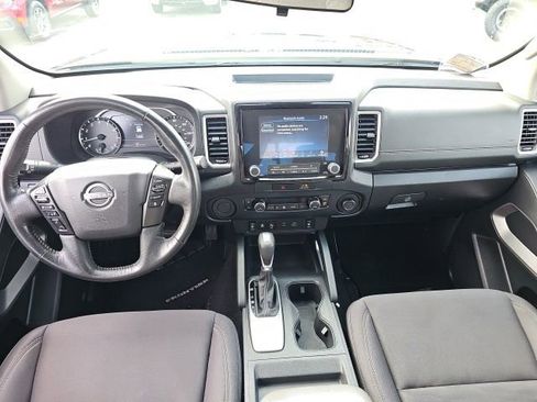 Used 2022 Nissan Frontier SV image 14