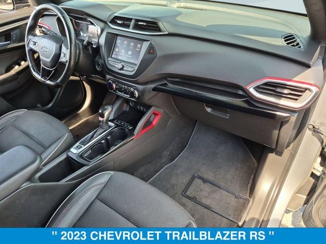 Used 2023 Chevrolet TrailBlazer RS AWD/4WD image 32