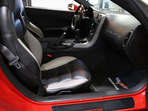 Used 2007 Chevrolet Corvette Z06 w/ Preferred Equipment Group image 19