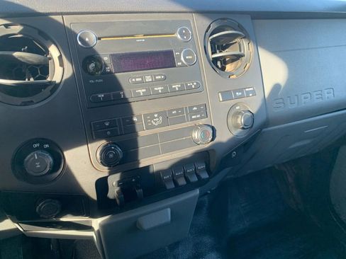 Used 2014 Ford F250 XL w/ Power Equipment Group image 18