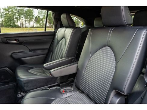 Used 2023 Toyota Highlander XSE image 20