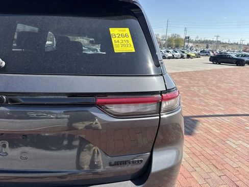Used 2023 Jeep Grand Cherokee Limited w/ Black Appearance Package image 11
