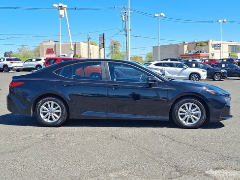 Used 2025 Toyota Camry LE FWD image 8