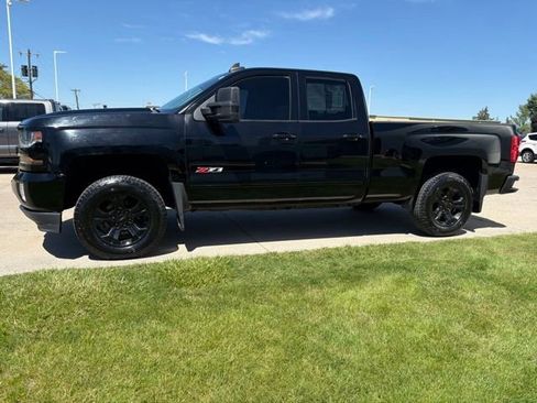 Used 2016 Chevrolet Silverado 1500 LT w/ Midnight Edition AWD/4WD image 11
