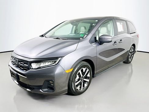 Used 2025 Honda Odyssey EX-L image 3