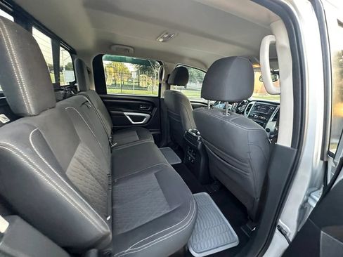 Used 2019 Nissan Titan SV w/ SV Convenience Package AWD/4WD image 20
