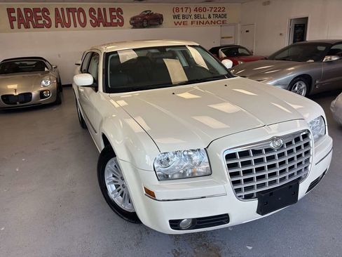 Used 2009 Chrysler 300 Touring RWD image 5