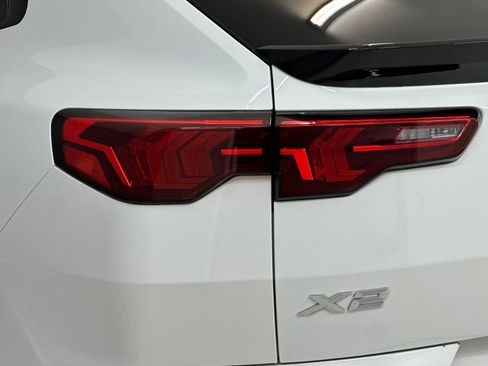 Certified 2025 BMW X2 xDrive28i w/ Technology Package image 13