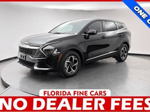 Used 2025 Kia Sportage LX FWD image 1