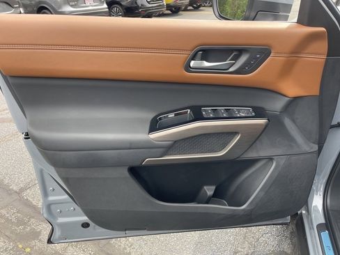 New 2025 Nissan Pathfinder Platinum image 27