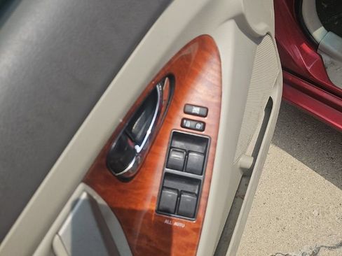 Used 2011 Toyota Camry XLE w/ XLE Extra-Value Pkg #2 FWD image 9
