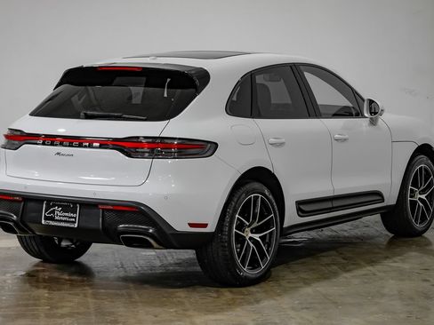 Used 2024 Porsche Macan AWD/4WD image 8