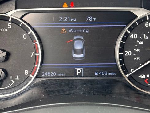 Used 2025 Nissan Altima 2.5 SV FWD image 10
