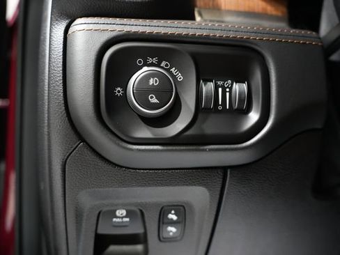 Used 2019 RAM 1500 Limited image 12