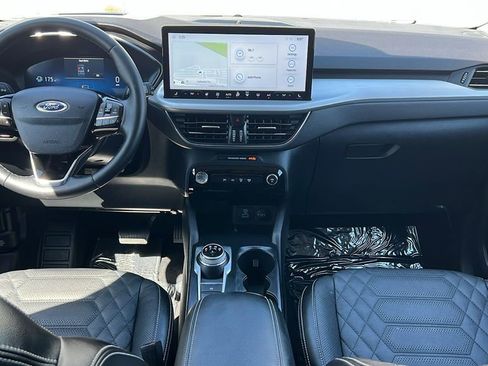 Certified 2023 Ford Escape Platinum w/ Premium Technology Package image 11