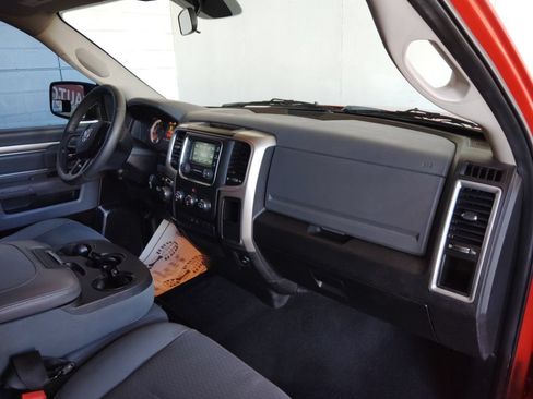 Used 2019 RAM 1500 Classic SLT RWD image 12