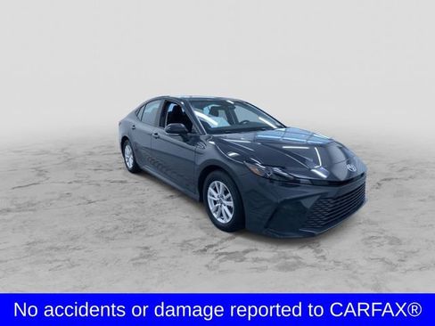 Used 2026 Toyota Camry LE FWD image 3