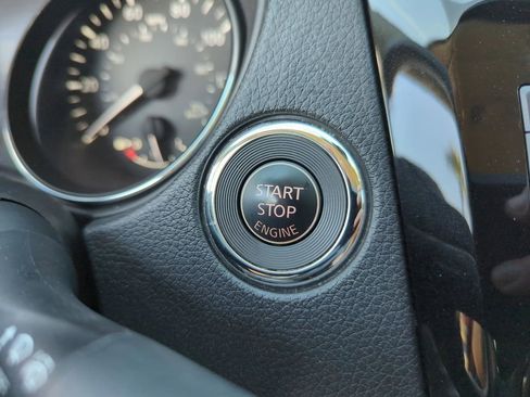 Used 2020 Nissan Rogue SL w/ Premium Package image 17